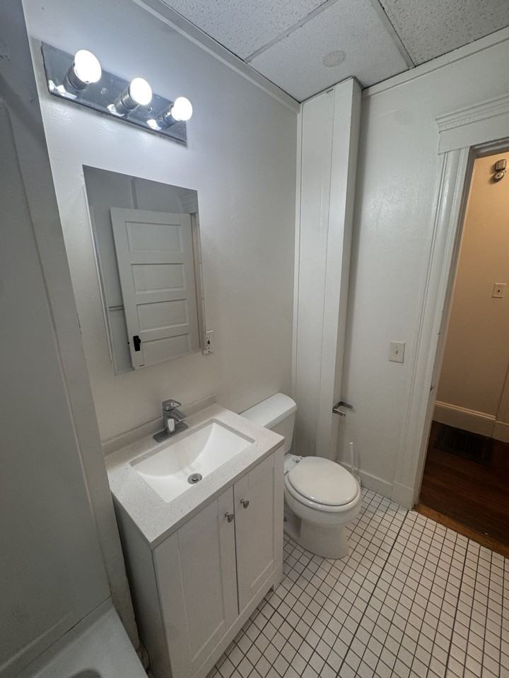 23 Belmlont St. #1 - Photo 5 of 15