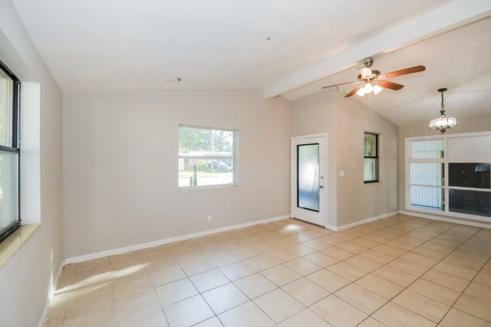 1904 Shelton Rd - Photo 4 of 11