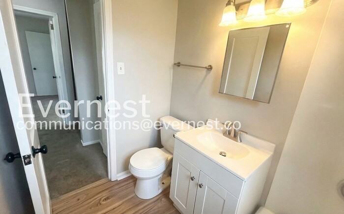 685 Valerie Ln - Photo 7 of 17