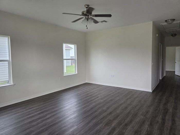 107 Hummingbird Ave - Photo 3 of 13