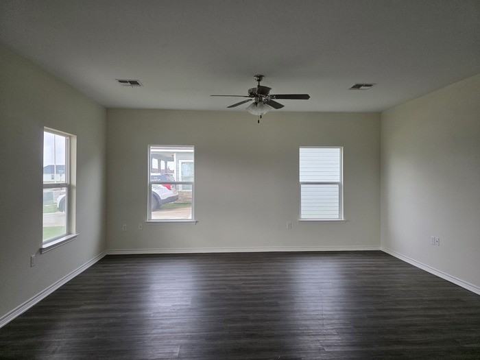 107 Hummingbird Ave - Photo 6 of 13