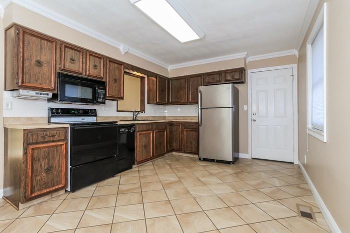 6370 Sherman Terrace Dr - Photo 3 of 9