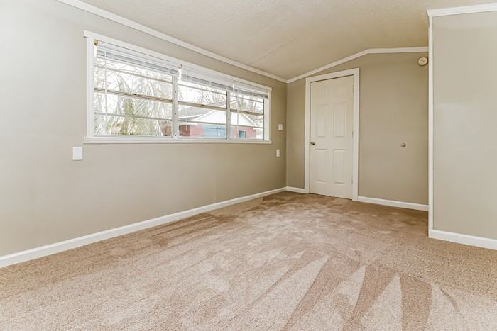 229 Dogwood Ave - Photo 3 of 10