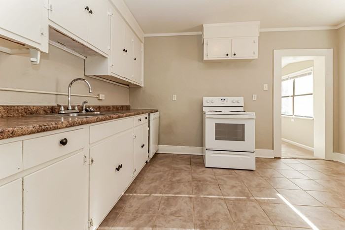 229 Dogwood Ave - Photo 5 of 10