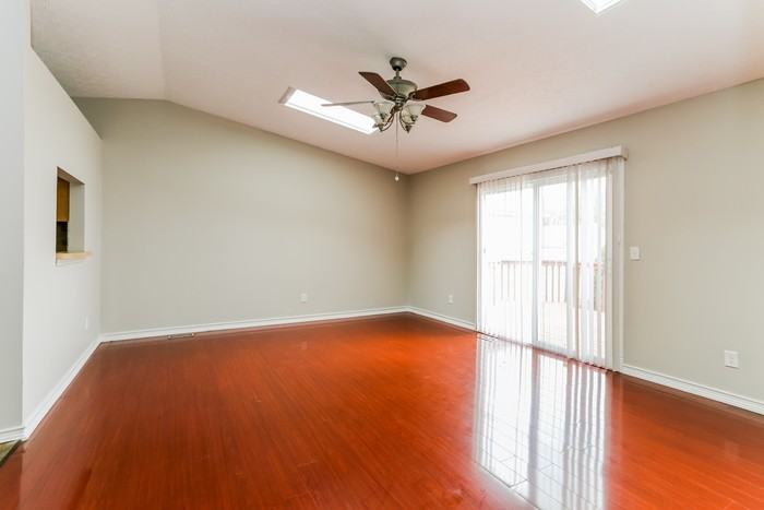 892 Robmeyer Dr - Photo 4 of 12