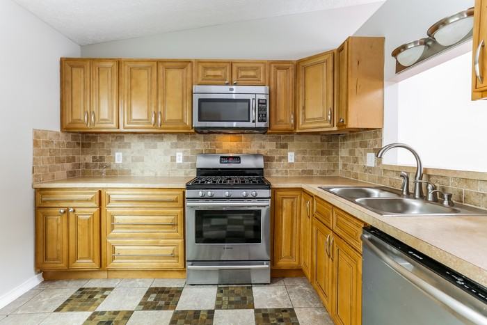 892 Robmeyer Dr - Photo 7 of 12