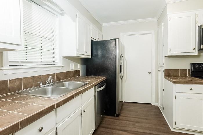 3747 Cactus Trl - Photo 5 of 10