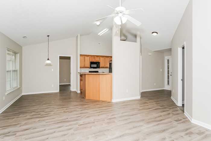 103 Harvest Glen Ln - Photo 3 of 10