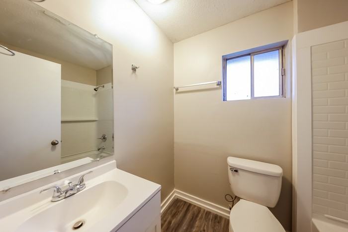 323 N Burbank Dr - Photo 7 of 11