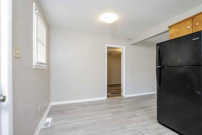 2616 Shady Lawn Dr - Photo 4 of 9