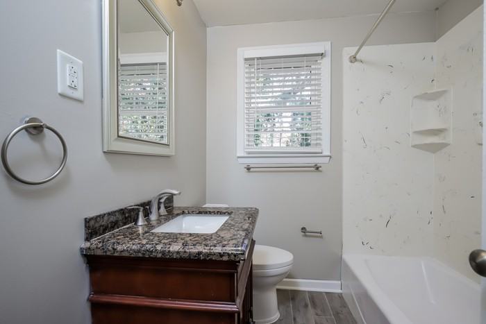 2616 Shady Lawn Dr - Photo 7 of 9