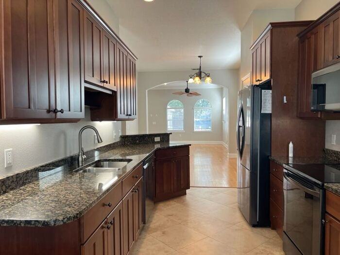 332 E Kaley St - Photo 5 of 16