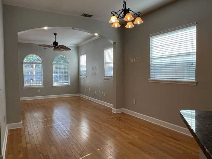 332 E Kaley St - Photo 7 of 16