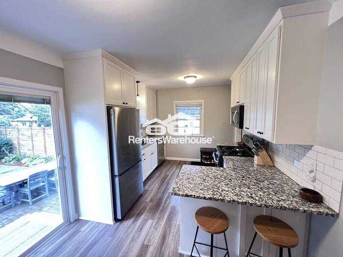 3201 Hayes St Ne - Photo 6 of 20