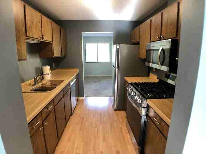 3071 Zarthan Ave S - Photo 2 of 22