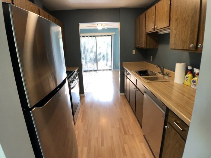 3071 Zarthan Ave S - Photo 3 of 22