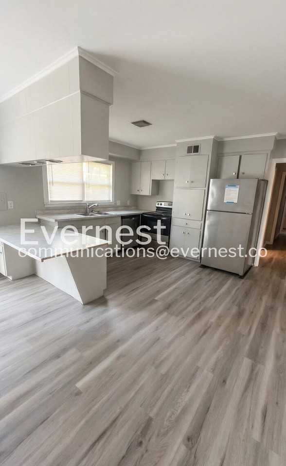 4806 Gum Springs Rd - Photo 5 of 31