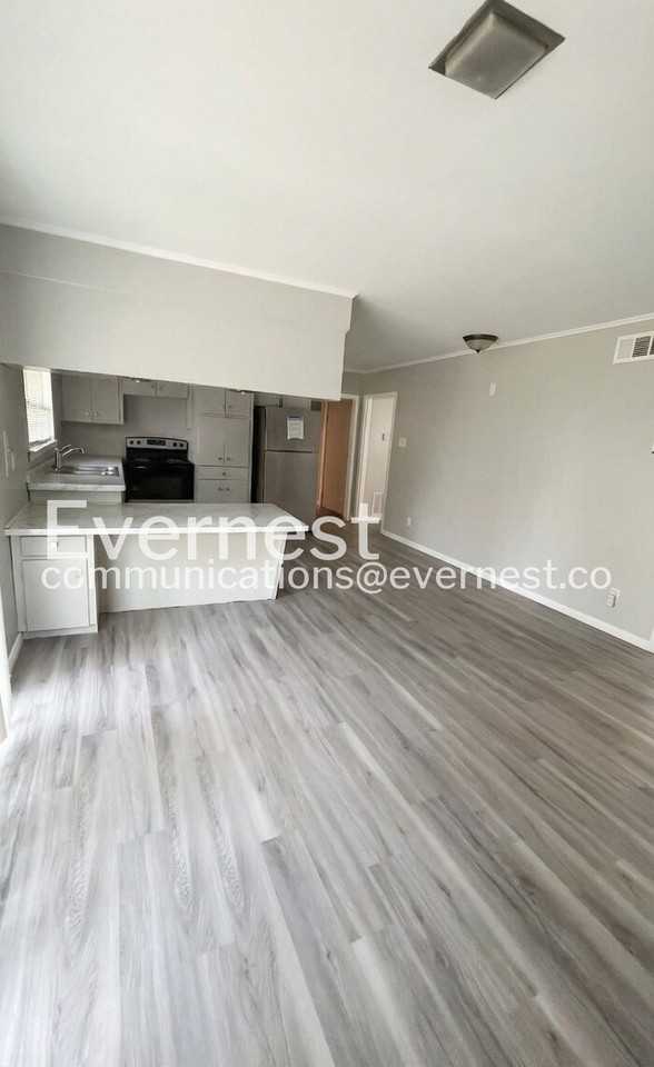 4806 Gum Springs Rd - Photo 6 of 31