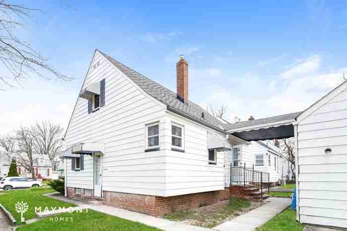 14100 Brunswick Ave - Photo 3 of 3