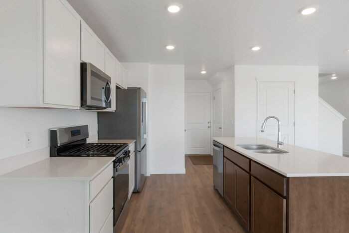 276 Glencoe Drive - Photo 4 of 50