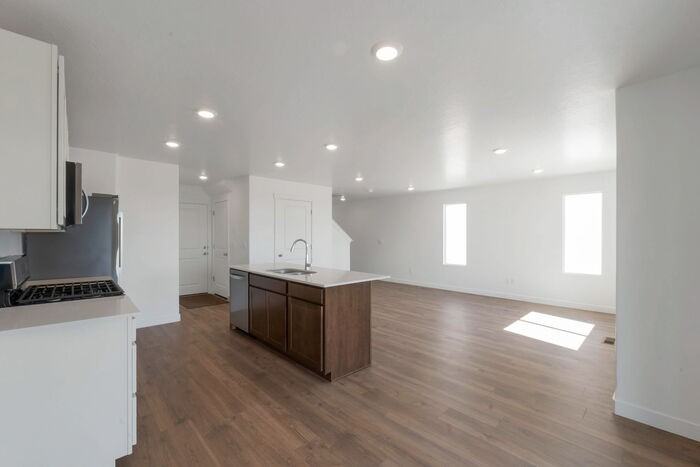 276 Glencoe Drive - Photo 5 of 50