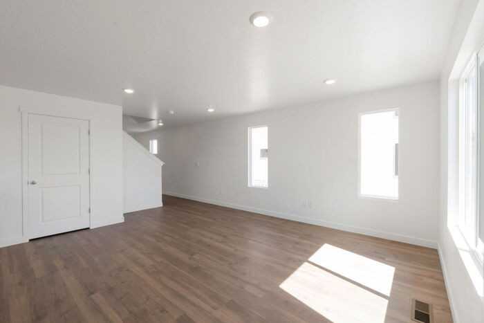 276 Glencoe Drive - Photo 7 of 50