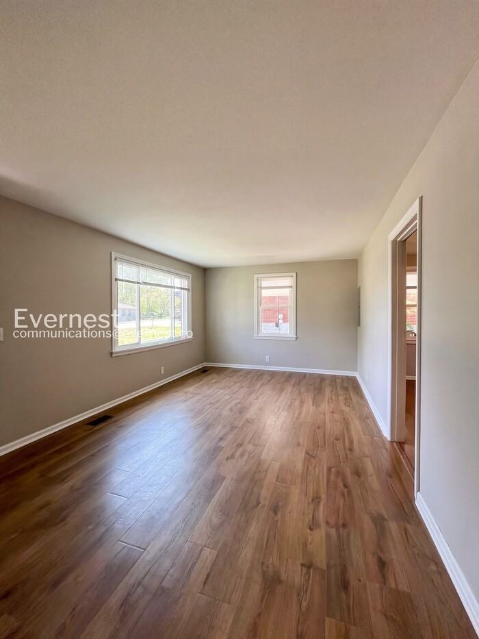 3233 Southlake Dr - Photo 6 of 23