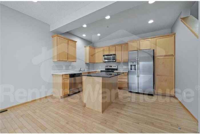 2423 121st Cir Ne #I - Photo 3 of 20