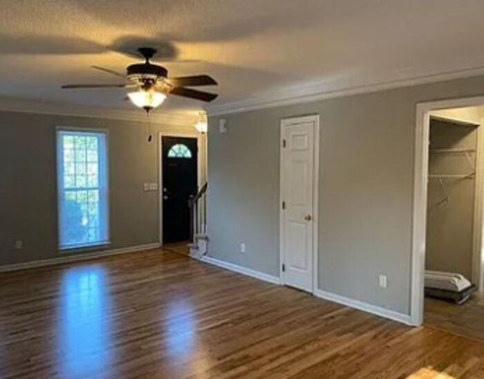 108 Cranewater Dr - Photo 3 of 9