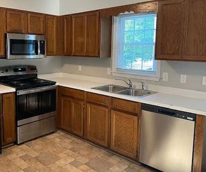 108 Cranewater Dr - Photo 4 of 9