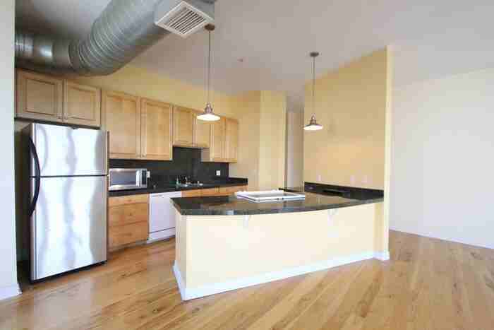 277 N Broadway Apt 416 - Photo 2 of 18