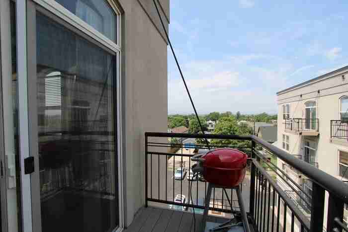 277 N Broadway Apt 416 - Photo 7 of 18
