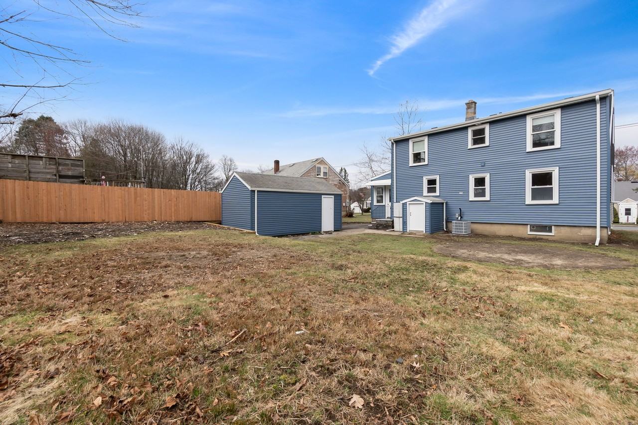324 Lowell Street - Photo 2 of 31