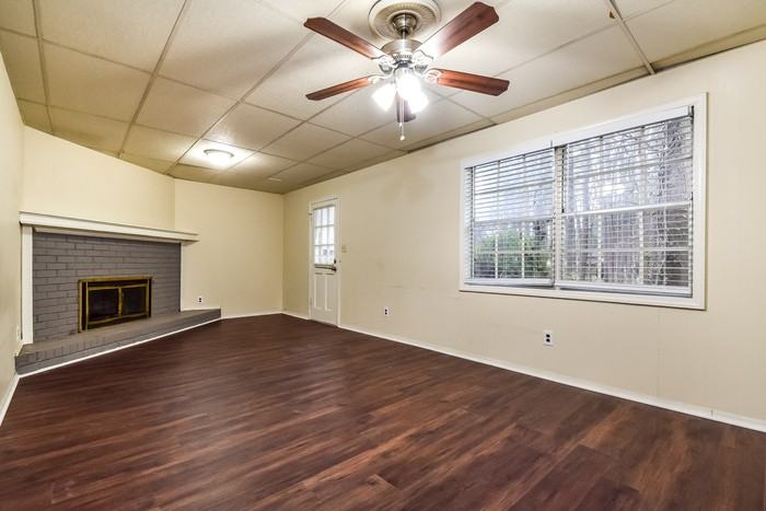 6192 Pine Bluff Ct - Photo 4 of 16