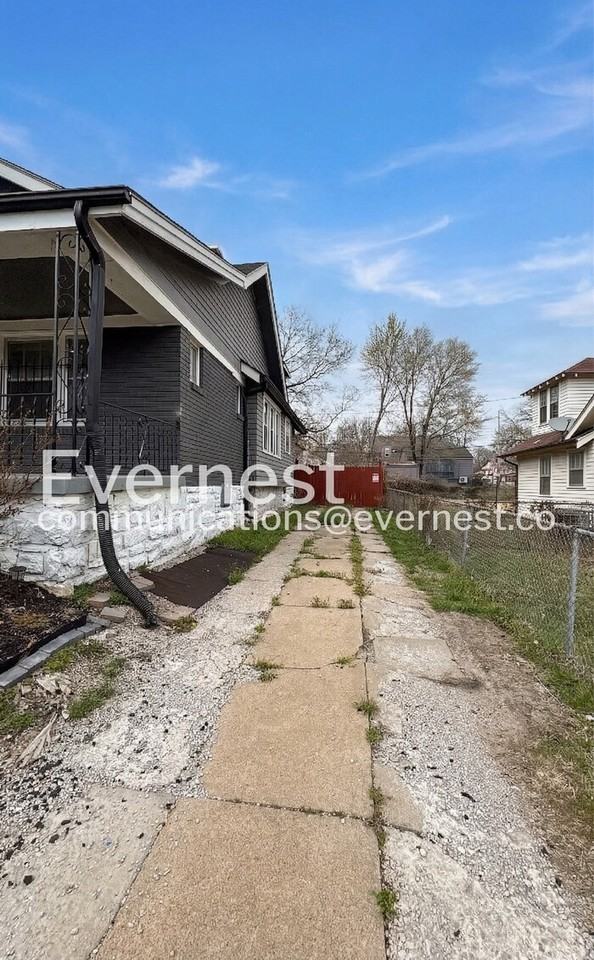 2242 E 70th St - Photo 3 of 26