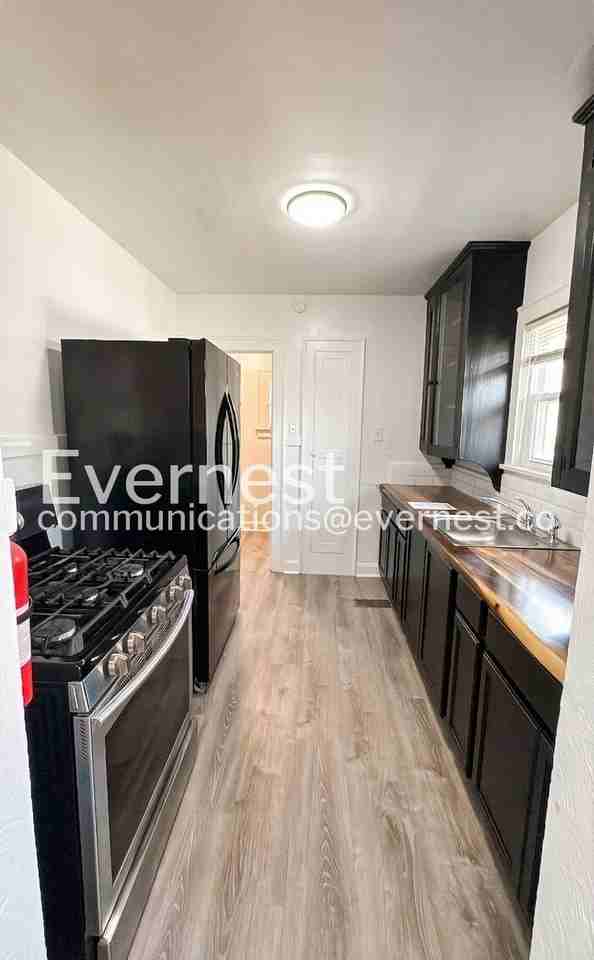 2242 E 70th St - Photo 4 of 26