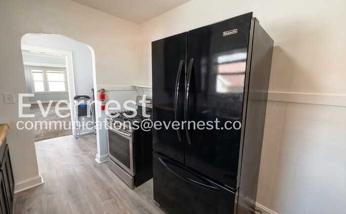 2242 E 70th St - Photo 5 of 26