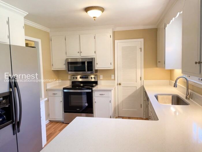 1203 Countryside Rd - Photo 3 of 26