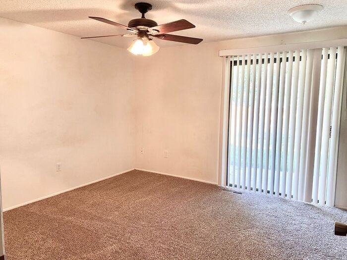 564 Jocelyn Dr - Photo 6 of 12