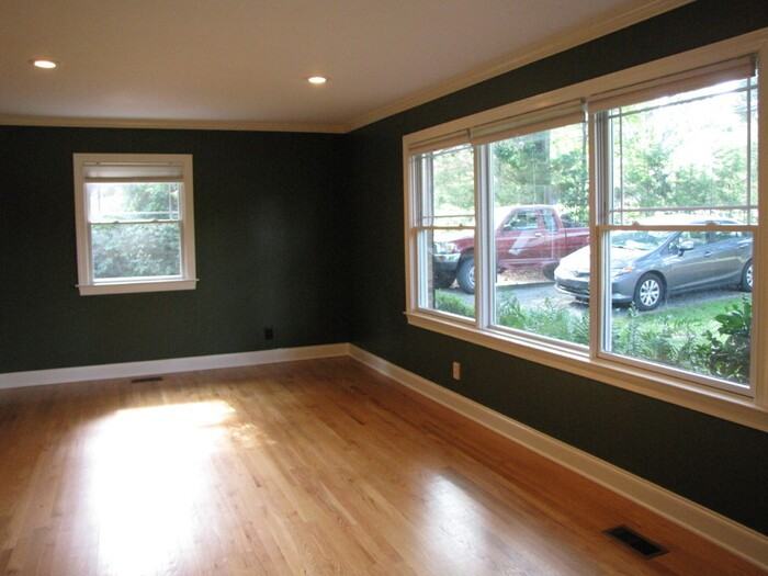 501 Parkview Dr - Photo 3 of 12