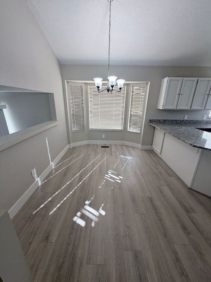 7755 S 2320 W - Photo 4 of 36