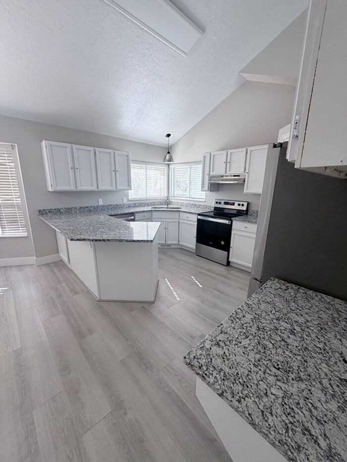 7755 S 2320 W - Photo 6 of 36