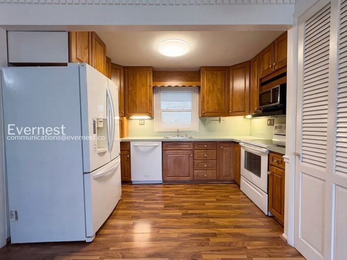 2519 Kitmore Ln - Photo 3 of 29