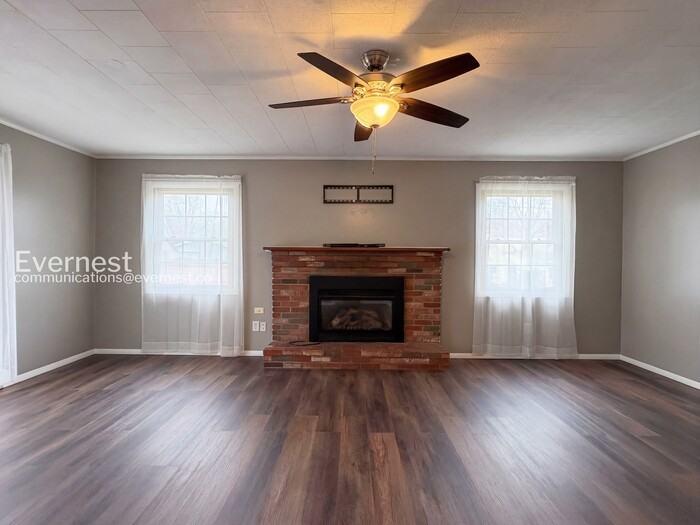 2519 Kitmore Ln - Photo 7 of 29