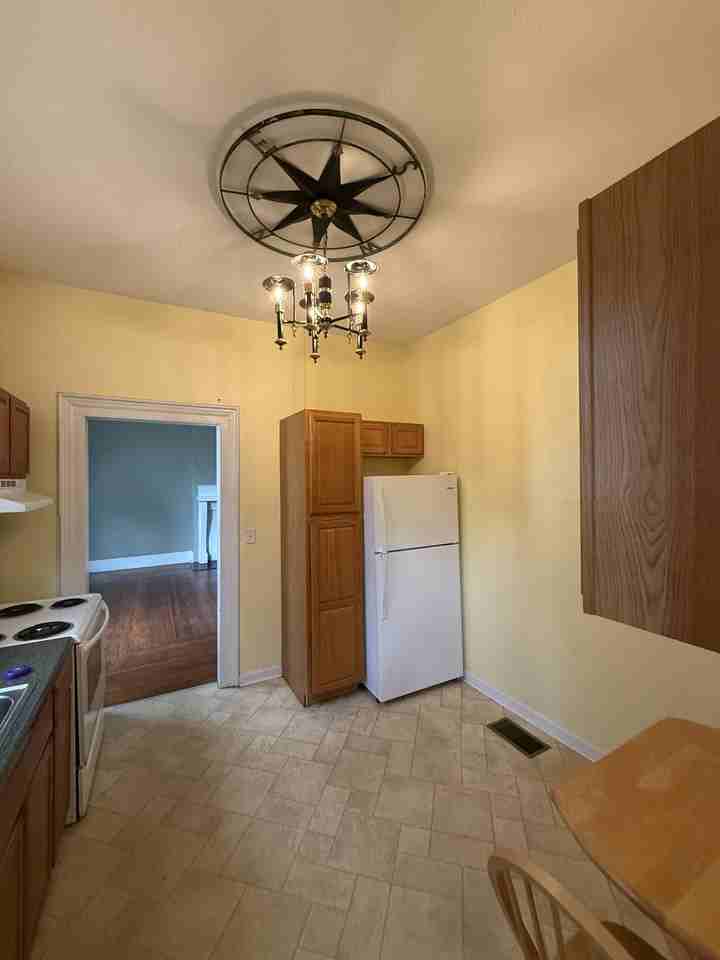 1323 Baker Ave #2 - Photo 7 of 11