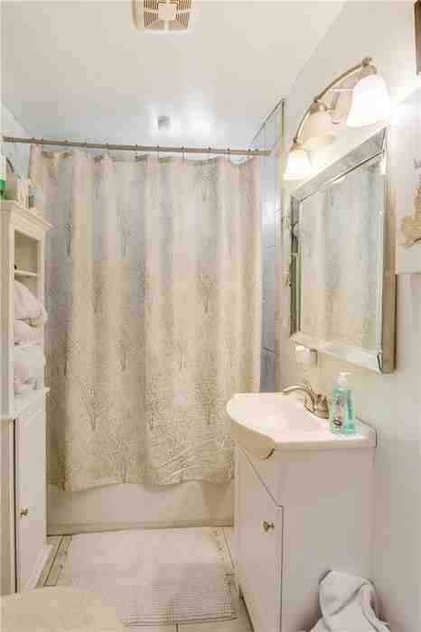 5518 Warrington Dr #B - Photo 2 of 7