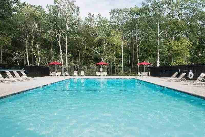 5 Midway Dr #5 - Photo 2 of 14