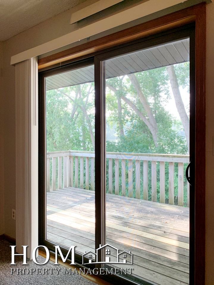 131 W Lind St #8 - Photo 4 of 15