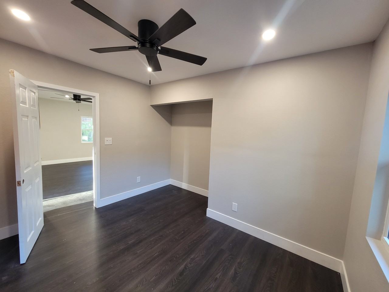 821 S Van Ness Ave #NA - Photo 3 of 10