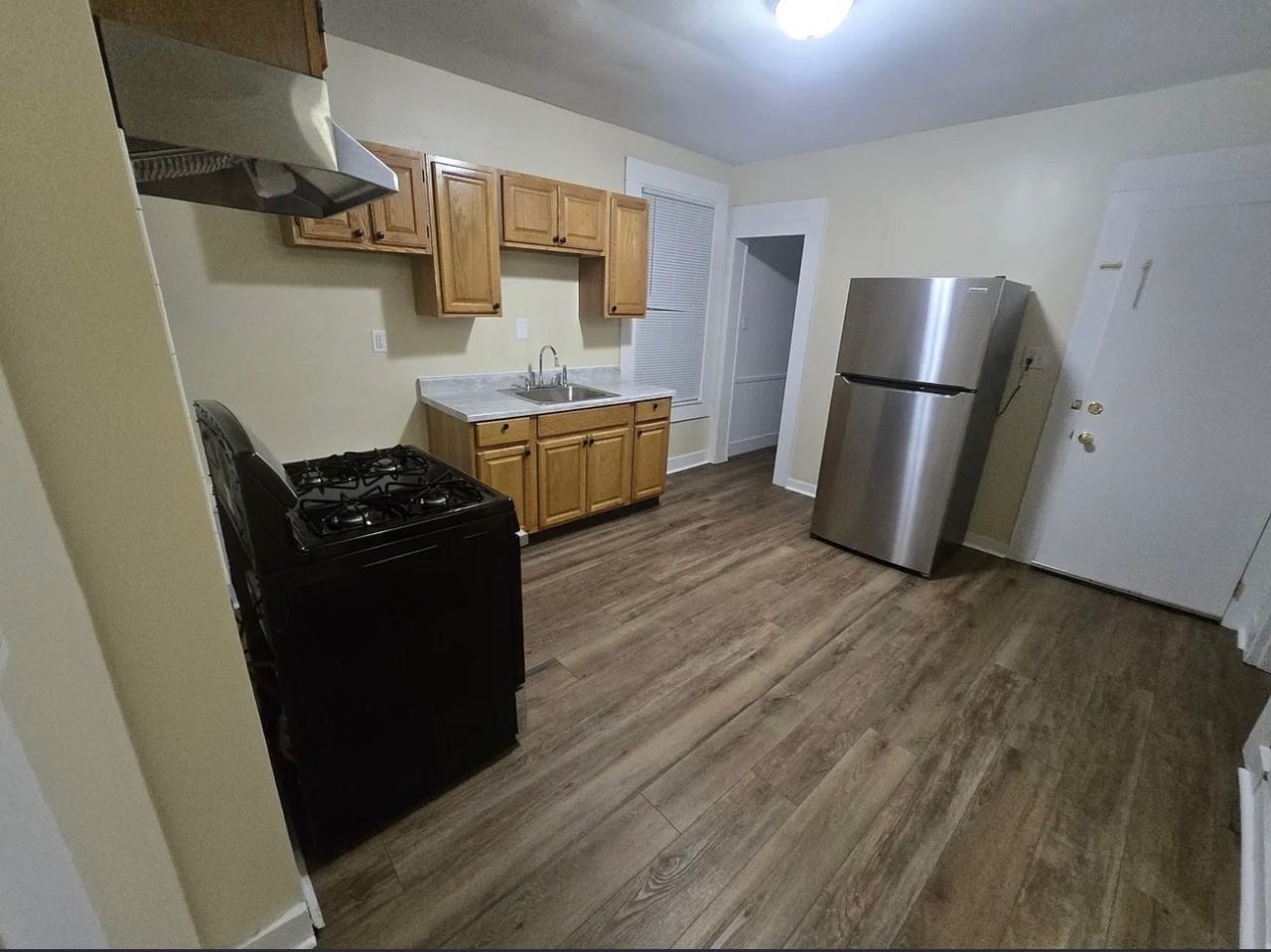 115 Lloyd St #2 - Photo 7 of 12